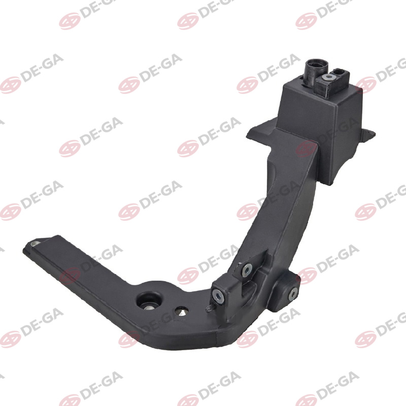 V.XC40 18-26 ÖN ÇAMURLUK BRAKETİ Lh.